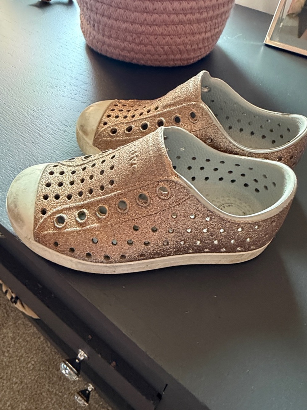 Native Kids Glitter Slip-On Sneakers in Rose Gold